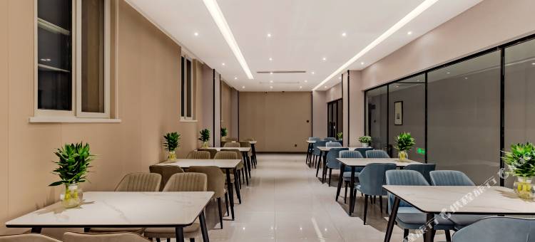 如家睿柏·云酒店(淮北相山区凤凰山食品博览园店)图片