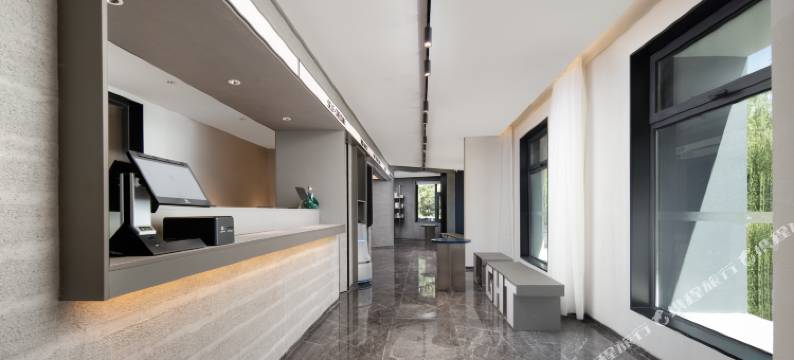 济南大明湖景区芙蓉街轻居酒店图片