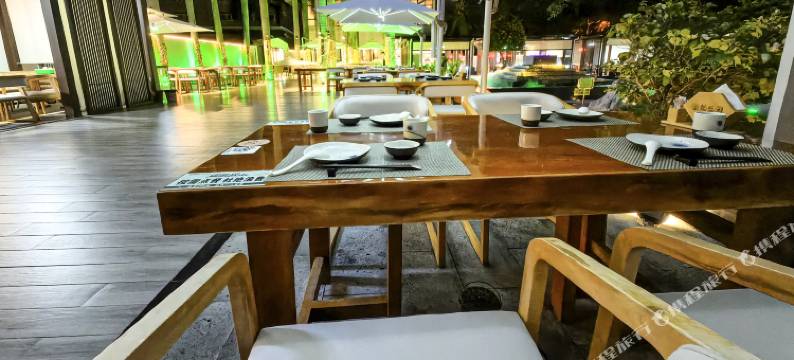 三亚梧桐居酒店(大悦城店)图片