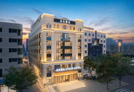 石家庄新百广场湾里庙步行街亚朵酒店外景图