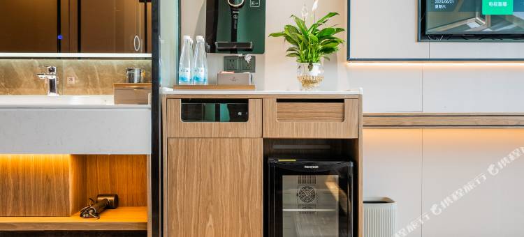 大柴旦丽呈华廷酒店(翡翠步行街店)图片