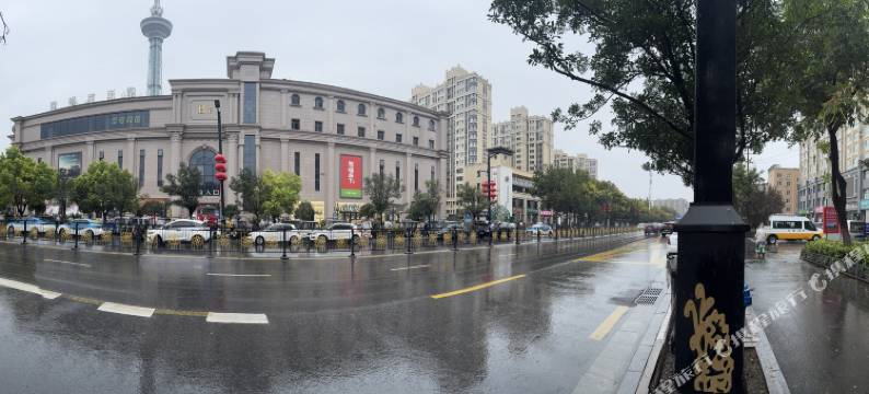 美狮假日民宿(清明上河园店)图片