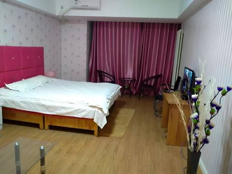 富华客栈(郑州二七万达广场店)