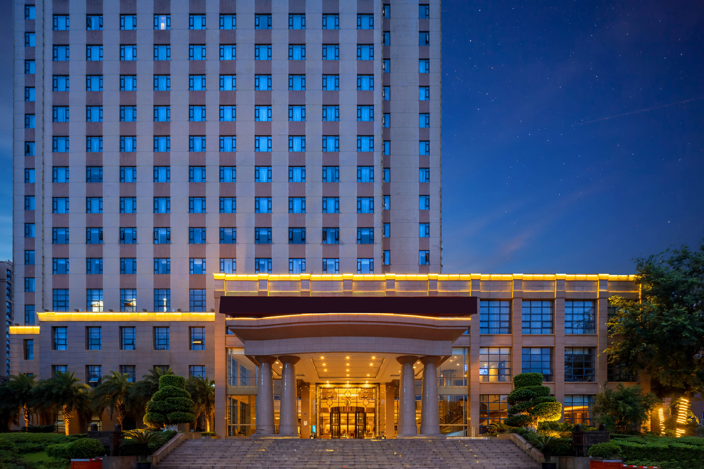 Venie Hotel Over view