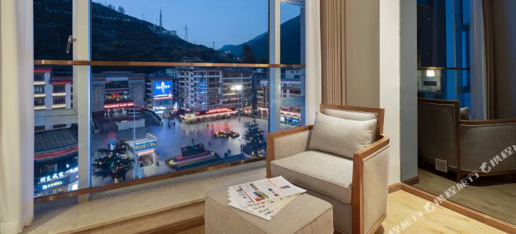 康定情歌广场溜溜城格桑花大酒店图片