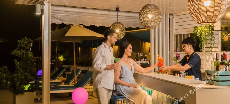 华欣岩石海滨温泉度假村(The Rock Hua Hin Beachfront Spa Resort)图片