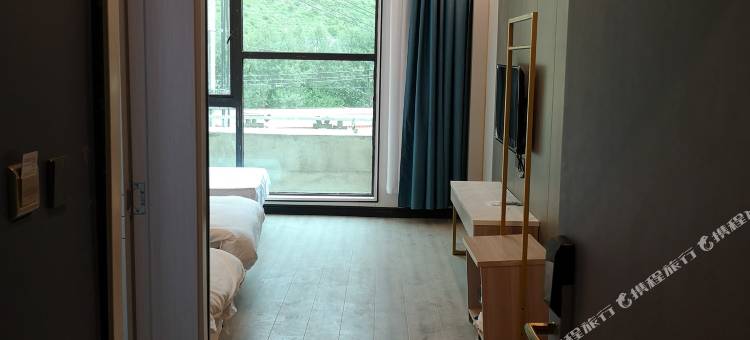 类乌齐喜悦酒店图片