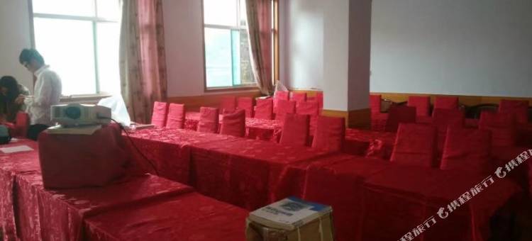 迎客松民宿(驼梁风景区店)图片
