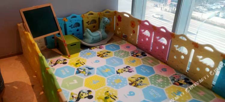 鞍山中心智选假日酒店图片