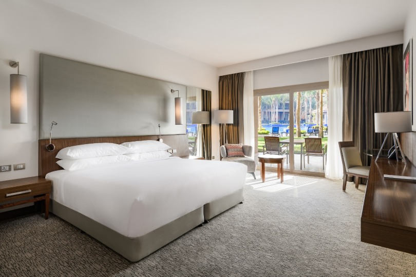 Dusit Thani LakeView Cairo Hotel Overview