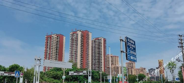 柏曼酒店(自贡富顺沿滩高铁站店)图片