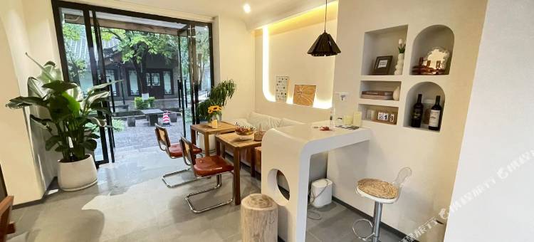 慕山艺宿(楚雄彝人古镇店)图片