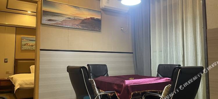 保亭兴河精品酒店(七仙广场店)图片