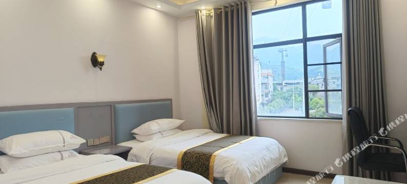 华韩酒店(天门山火车站店)图片