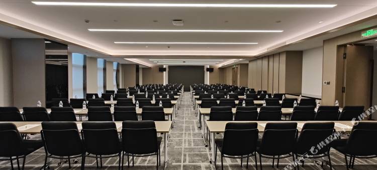 乌鲁木齐高铁站万达颐华酒店图片