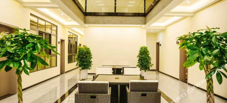 山鸟与月·汤池投影民宿(街子古镇店)图片