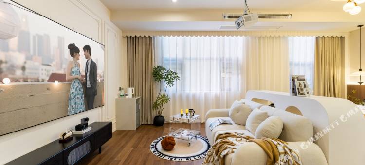 这里•HERE主题设计民宿(安顺学院南马广场店)图片