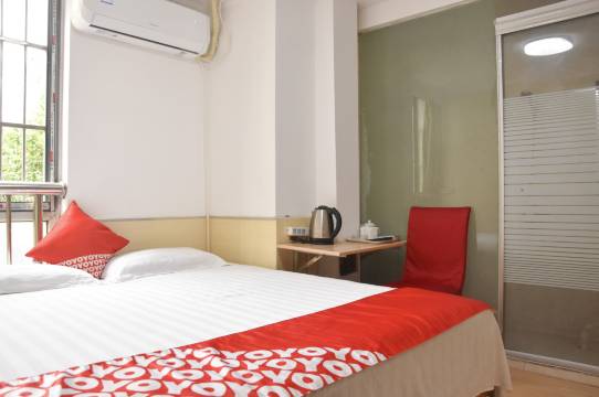 泽缘居酒店(南京南站双龙大道地铁站店)