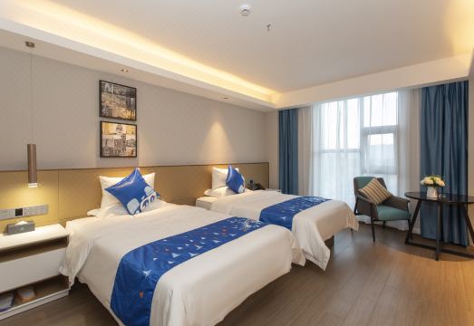 Yeste Hotel (Lingshan Jiangnan Avenue) Hotel Overview