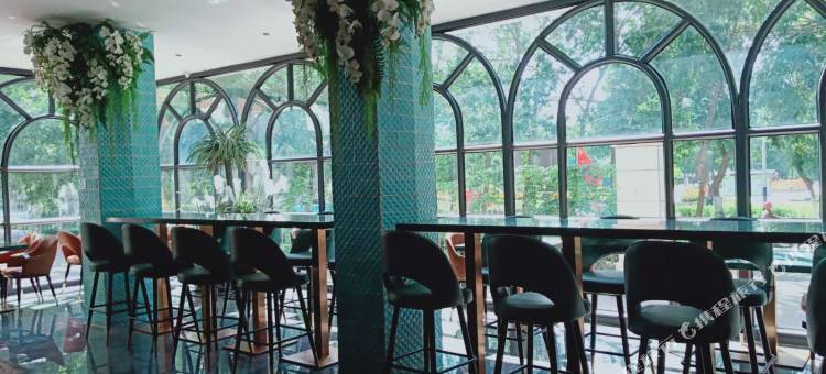 怡兰美宿酒店(塔城红楼博物馆文化广场店)图片