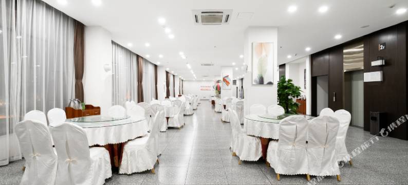 巧家白鹤滩·隆江精选酒店图片