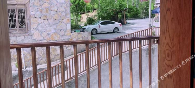 海螺沟杨佰佬金银山酒店图片