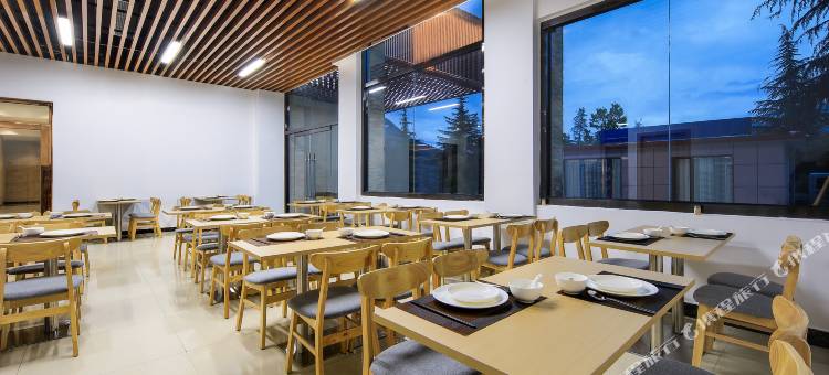 林芝盛德酒店(工布天街林海公园店)图片