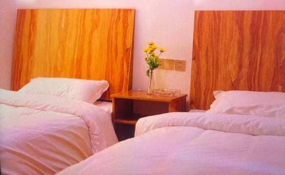 南江满山红农家乐