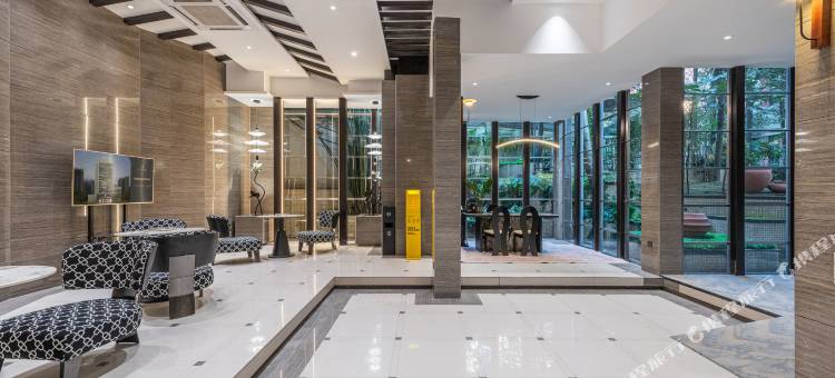 艺龙安云酒店(贵阳黔灵山公园北京路地铁站店)图片