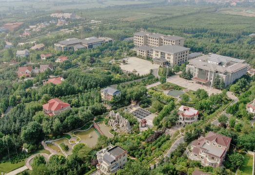 磁县溢泉湖大酒店外景图