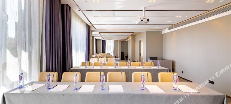 麗枫酒店(巴彦淖尔市政府四季花城店)图片