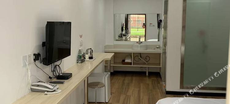 布丁酒店(岳陂社区葛店高速收费站店)图片