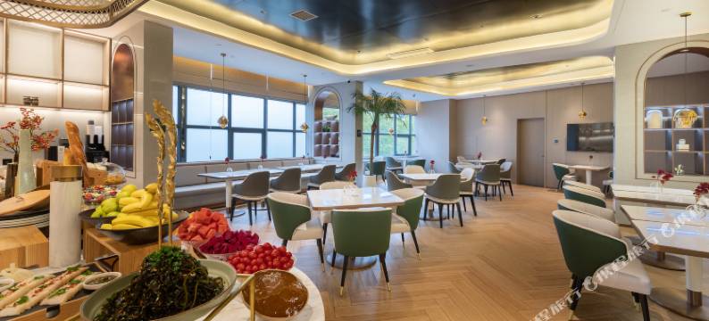 长沙五一广场东塘地铁站亚朵酒店图片