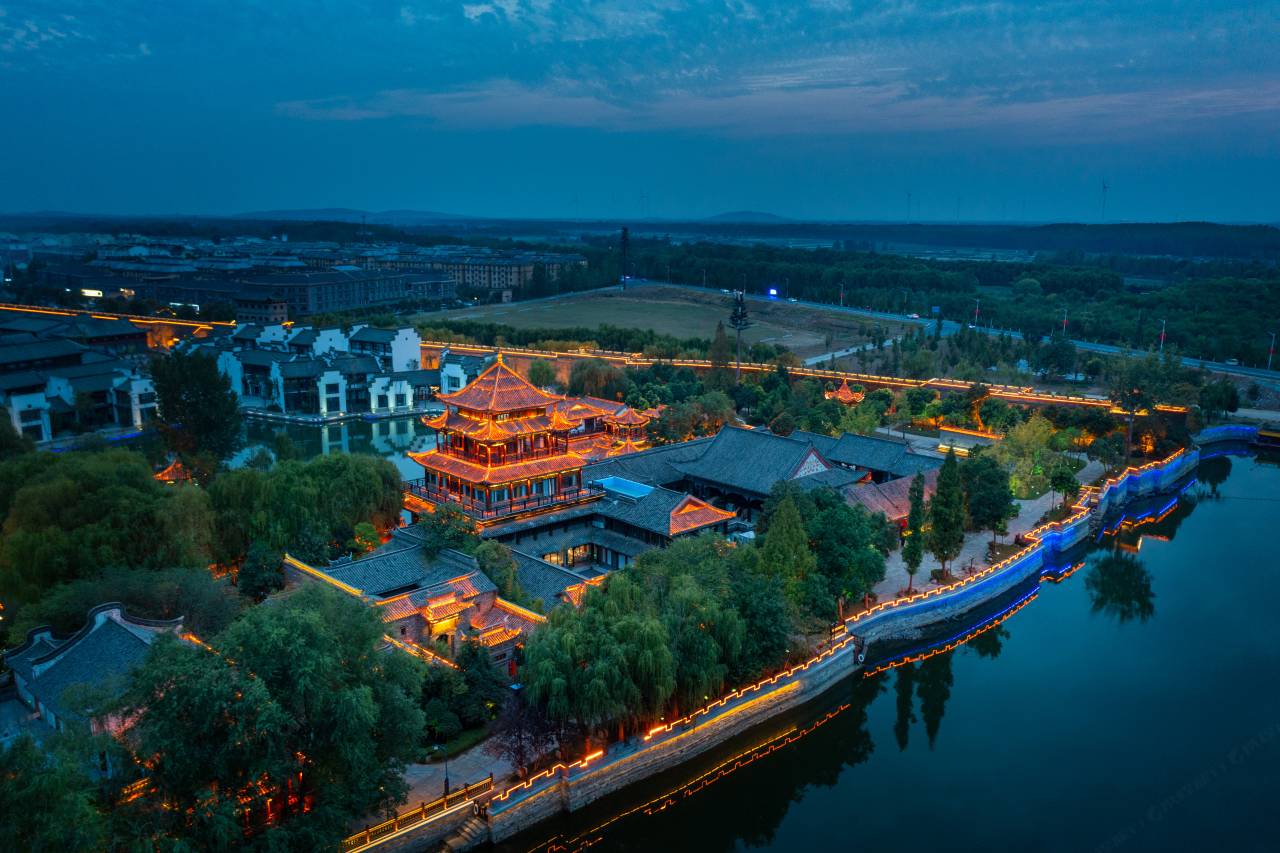 天空之镜·环岛湖景酒店(台儿庄古城风景区店)图片