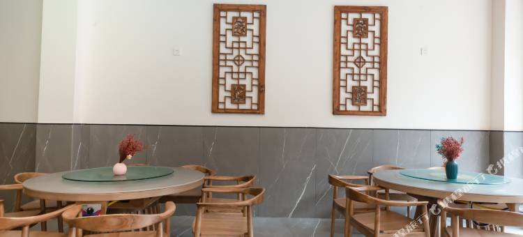 青城后山秋藏叁时民宿(泰安古镇店)图片