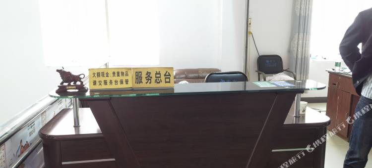 赖卫公寓(贵港高铁站店)图片