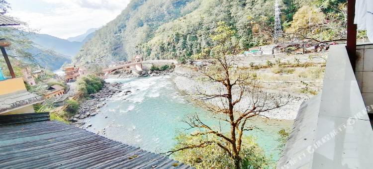 贡山逸景酒店(独龙江店)图片