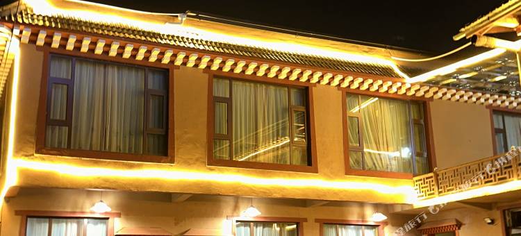 迭部扎尕那格桑花民宿(扎尕那景区店)图片
