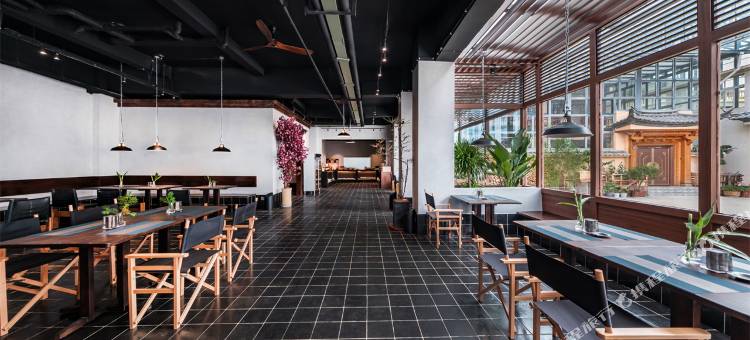 宜尚酒店(香格里拉松赞林寺景区店)图片