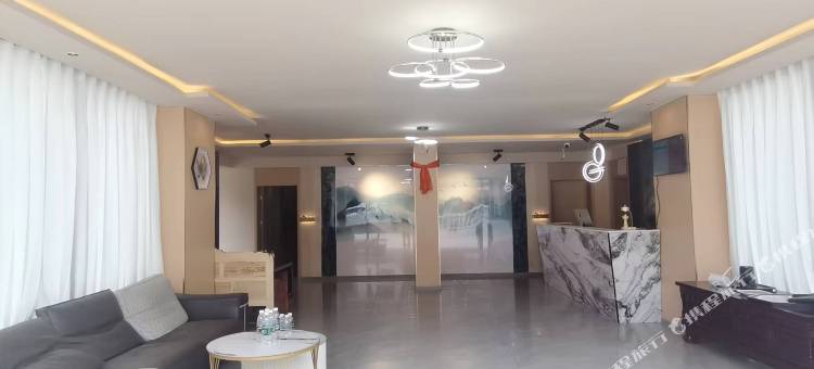 开蔓酒店(康定塔公草原店)图片