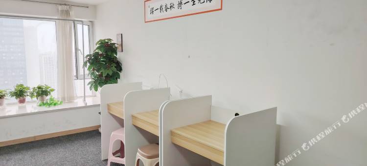 美誉青年民宿(高新万科广场店)图片