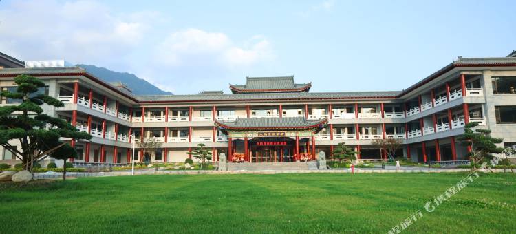 朱鹮度假酒店(华阳景区店)图片