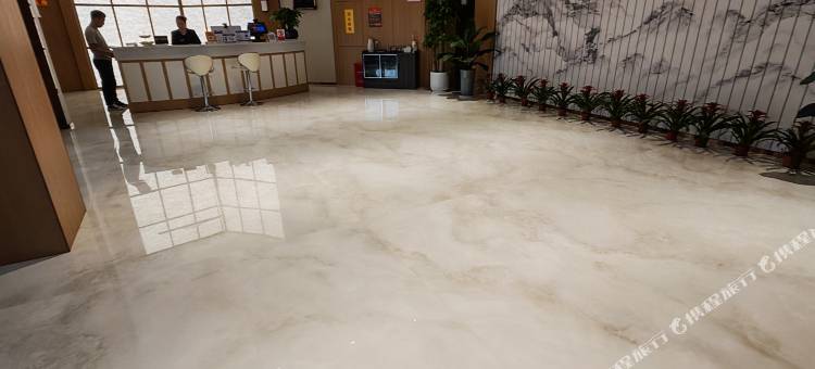 腾冲美尔翡翠皇冠建国酒店(文星楼砚湖公园店)图片