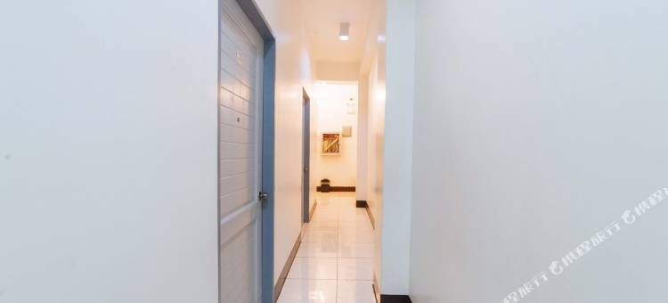 红多兹酒店- 伊洛伊洛加洛广场(RedDoorz @ Plaza Jaro Iloilo)图片