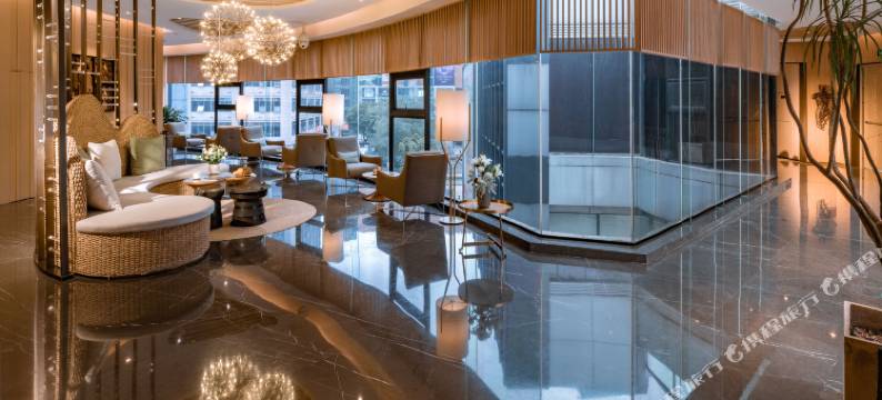 云涧酒店(重庆观音桥步行街轻轨站店)图片