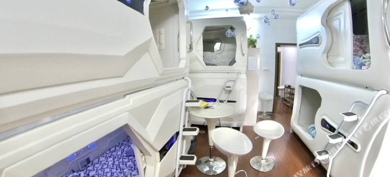 柳州晚安地球人太空舱胶囊青年旅舍(谷埠街店)图片