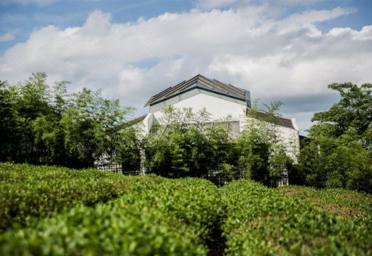 Hidden in mountains and valleys Guesthouse Hotel Overview