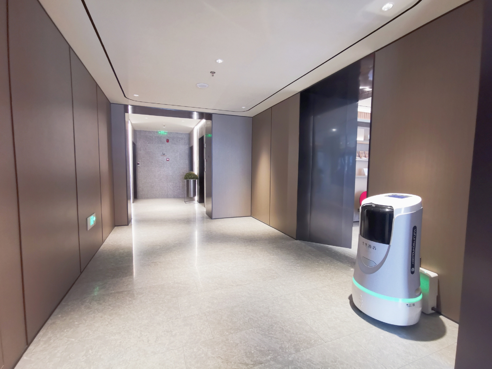 JI Hotel (Tonghua Railway Station Square) Over view