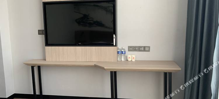 白玉兰酒店(无锡滨湖万达店)图片
