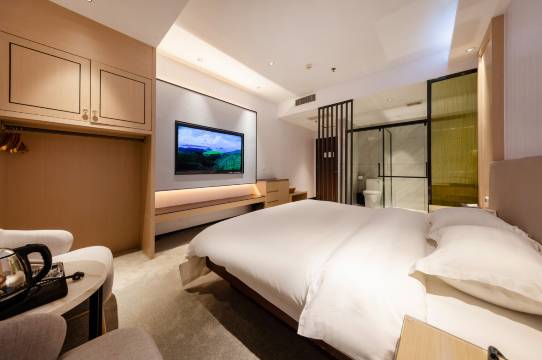 TOWO上品酒店(东凤夜市街店)